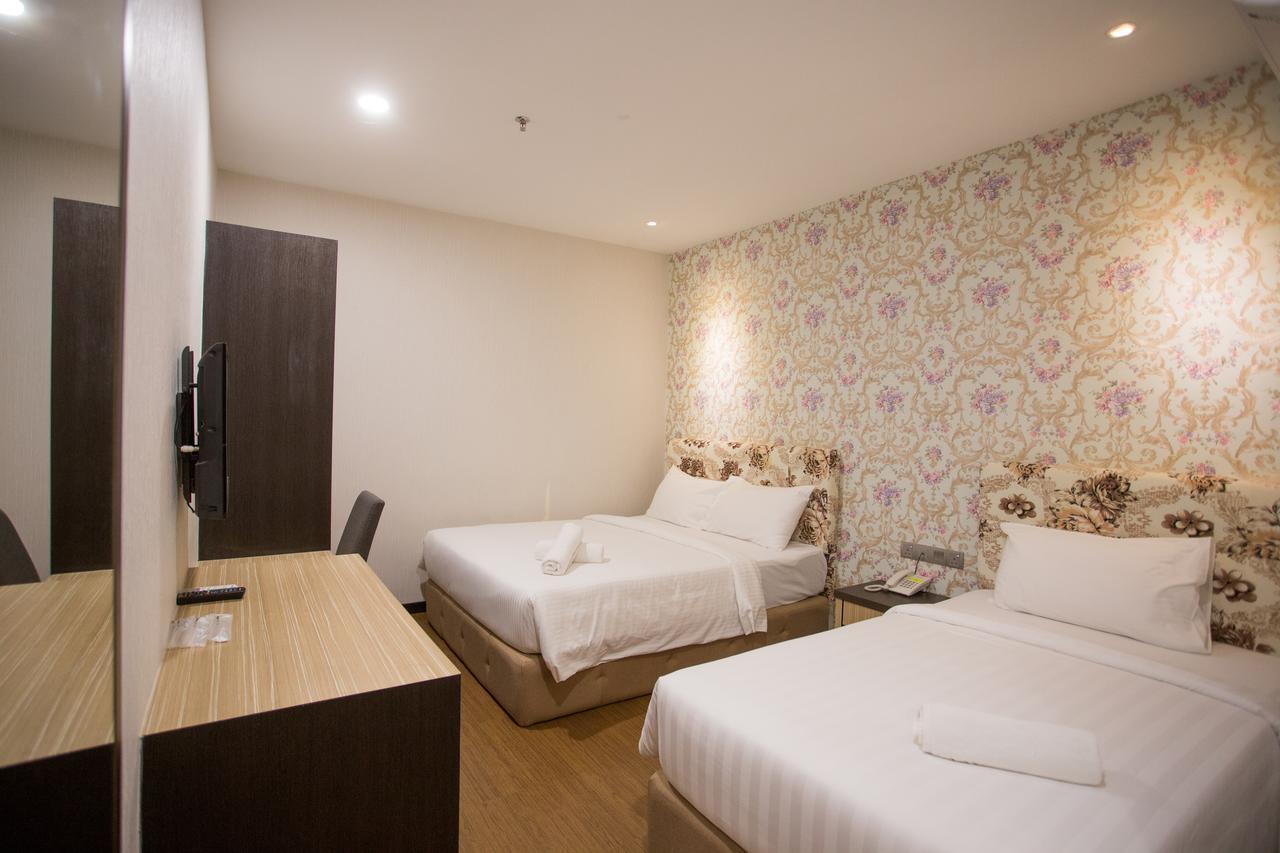 7 Heaven Boutique Hotel Pasir Gudang Exterior foto